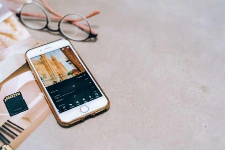 Que peut-on insérer dans son smartphone pour augmenter sa mémoire